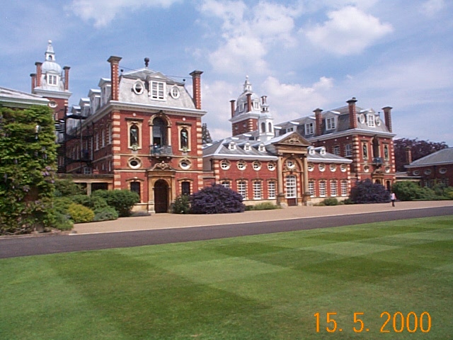 about Wellington College
